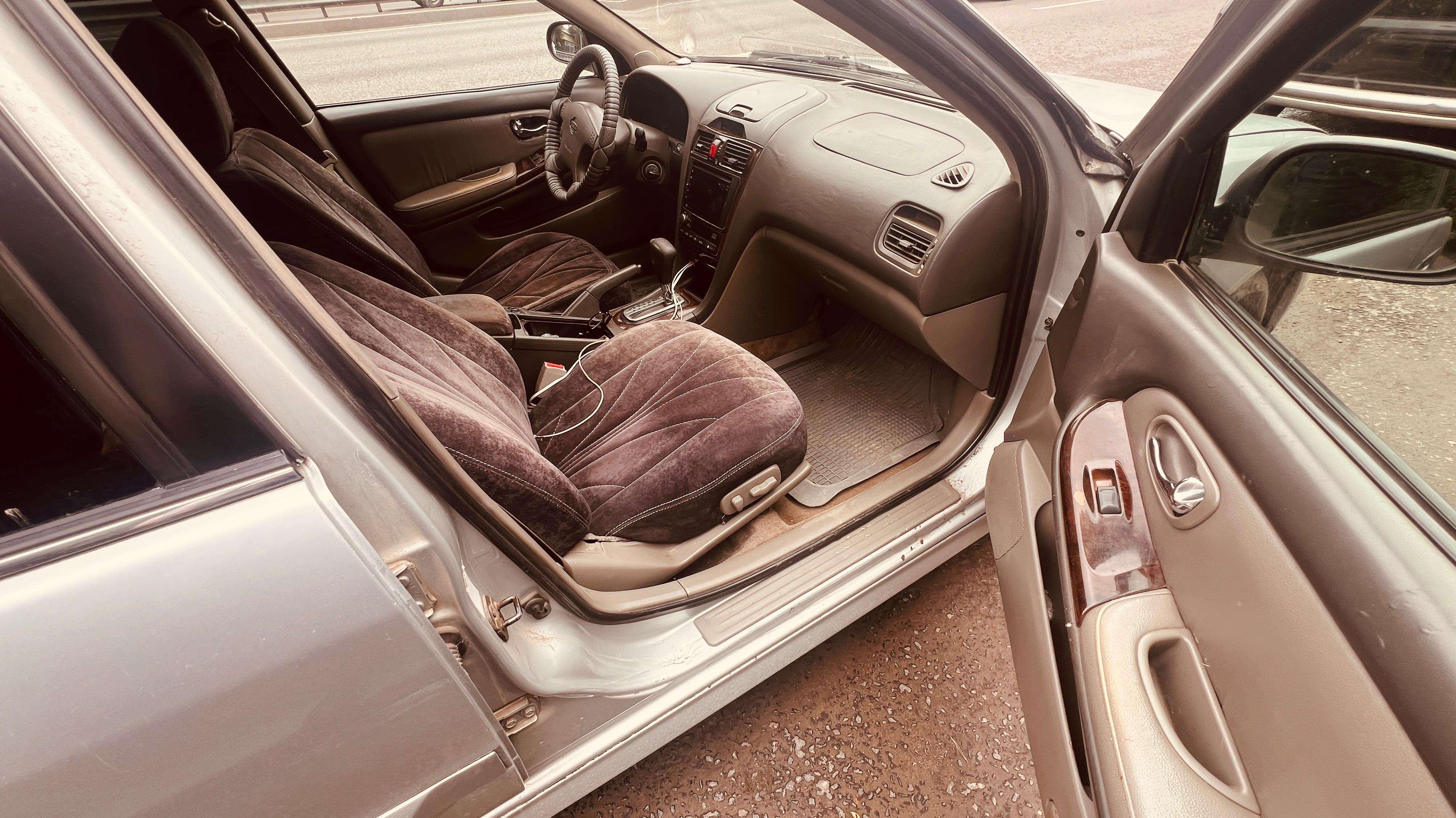 Nissan Maxima 2000