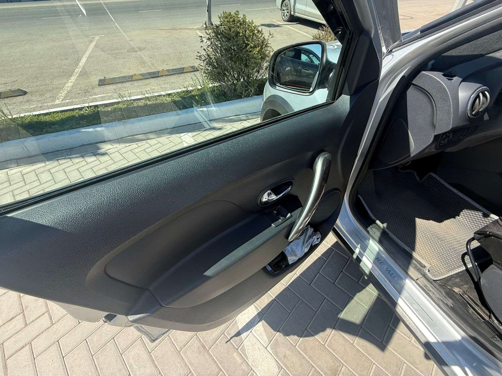 Renault Sandero 2015