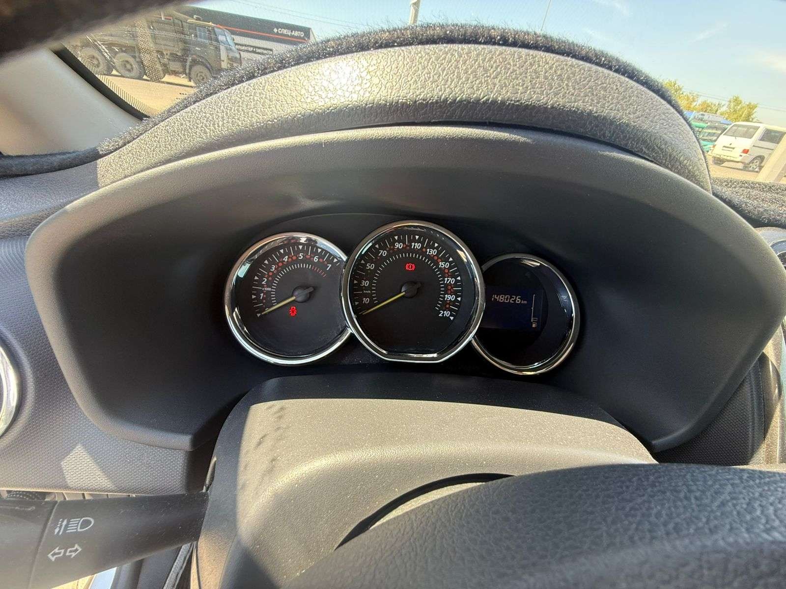 Renault Sandero 2015