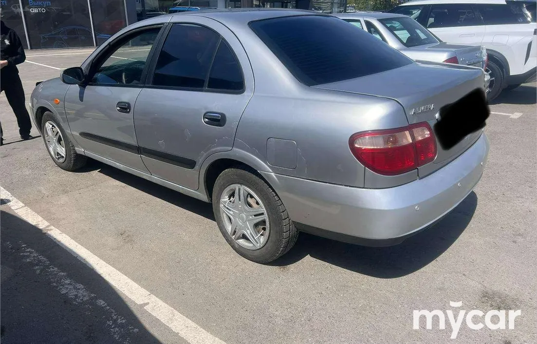 Nissan Almera 2005