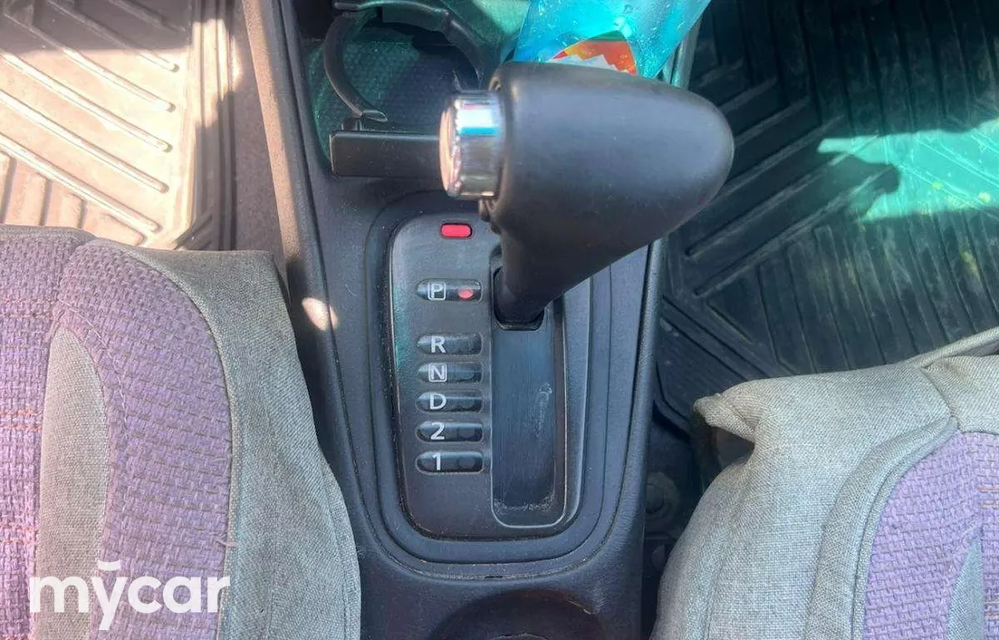 Nissan Almera 2005