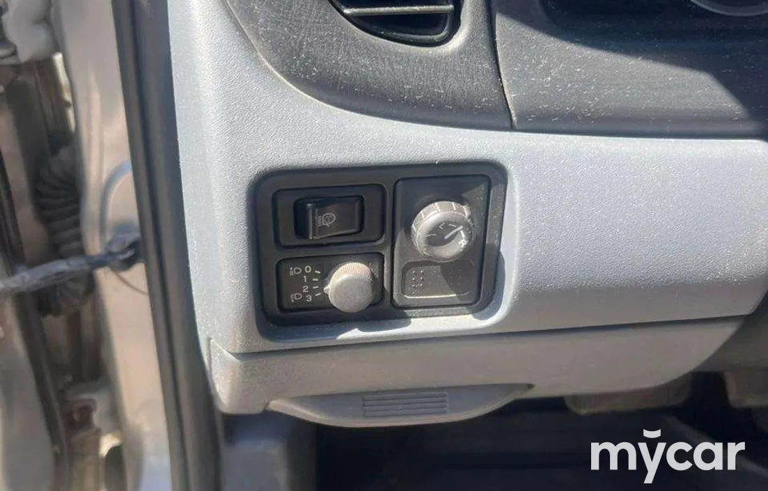 Nissan Almera 2005