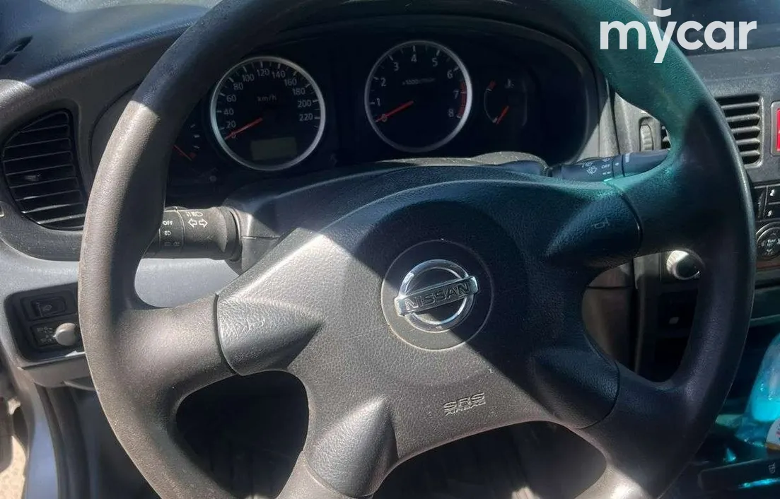 Nissan Almera 2005