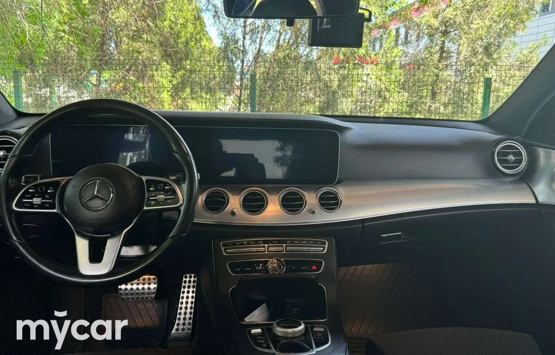 Mercedes-Benz E-Класс 2018
