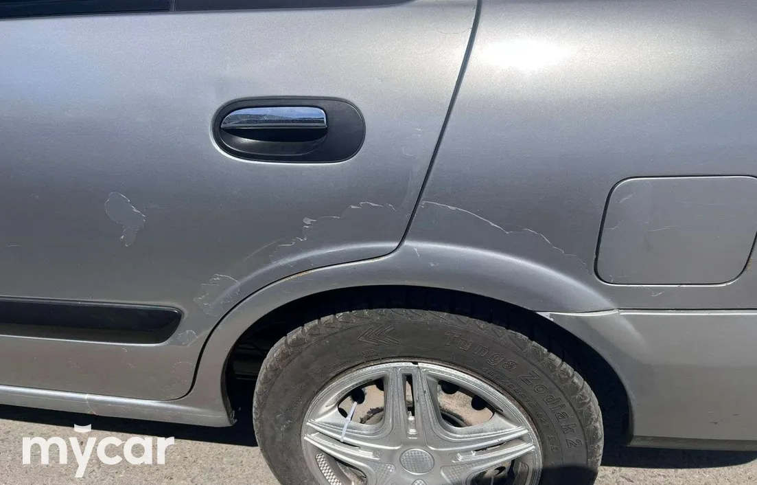 Nissan Almera 2005