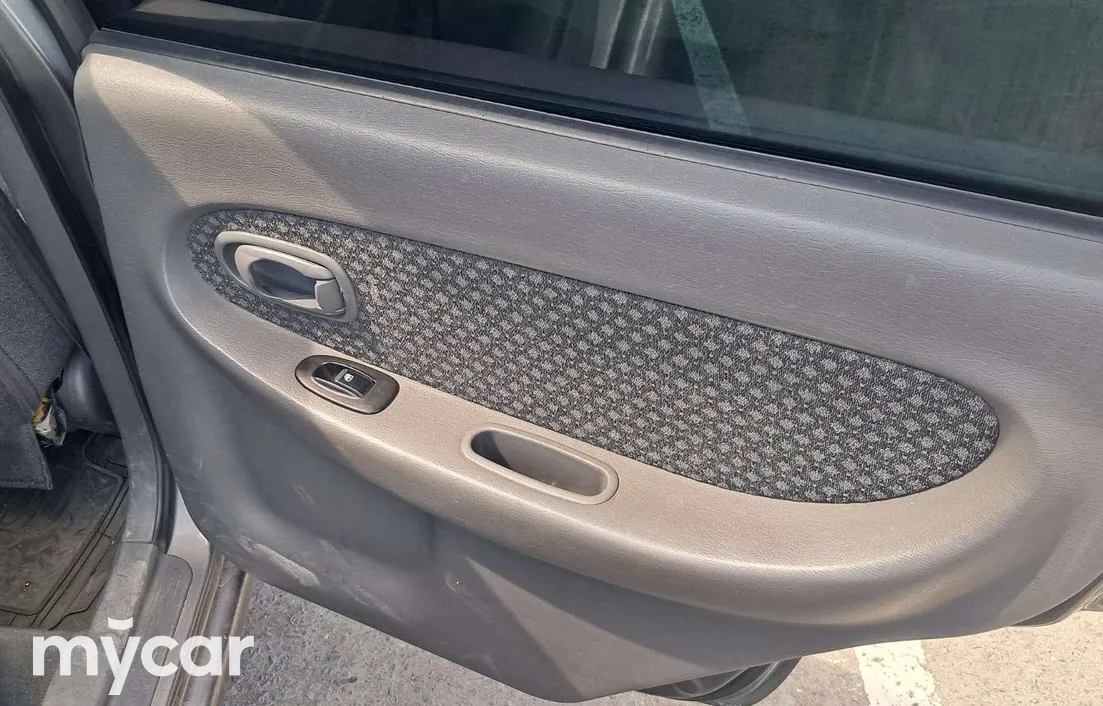 Kia Shuma 2003