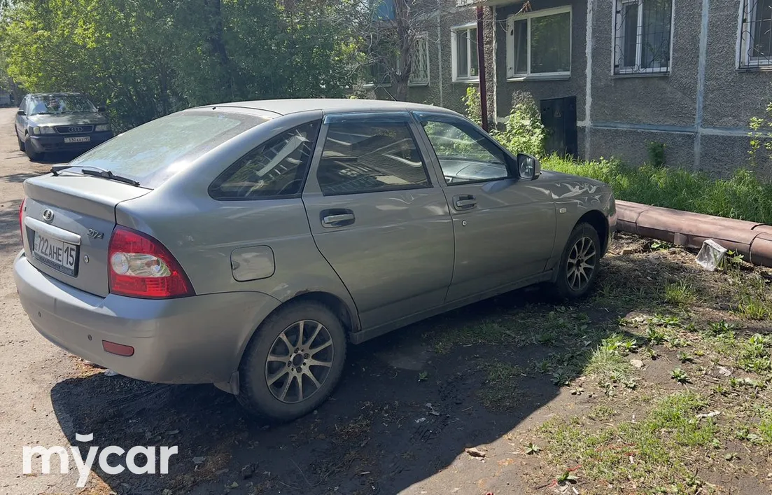LADA Priora 2012