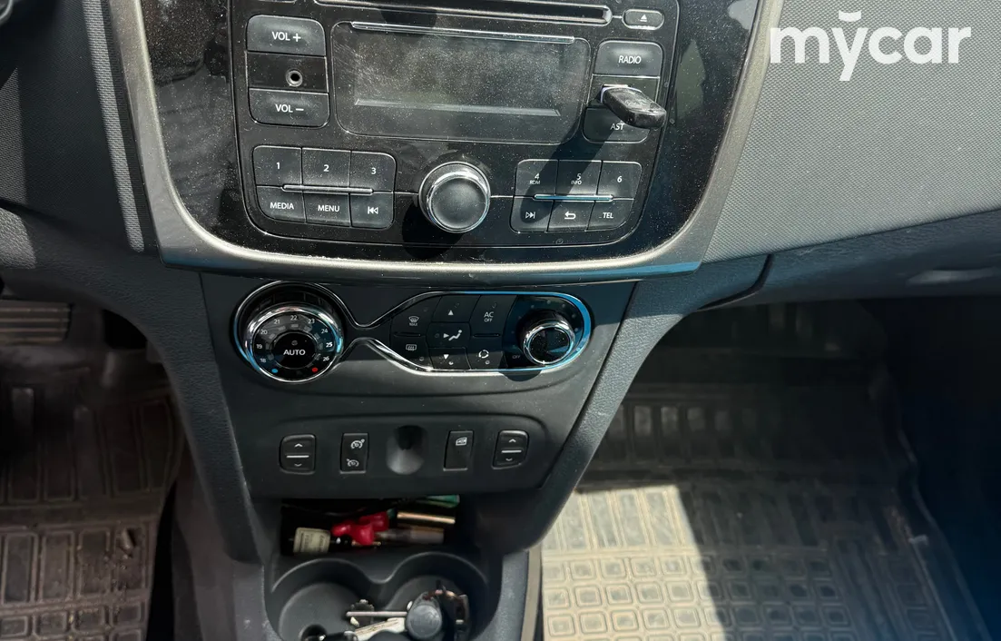 Renault Sandero 2015