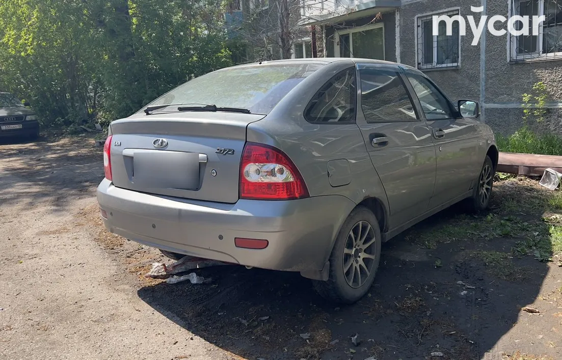 LADA Priora 2012