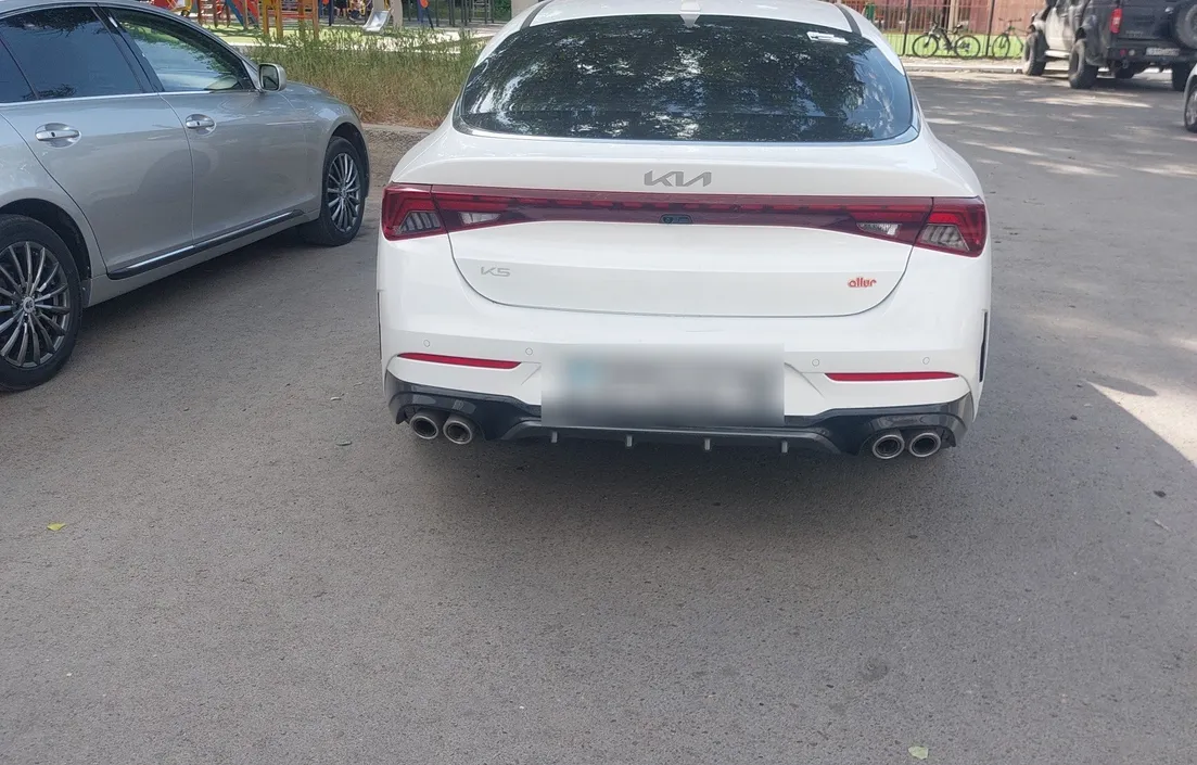 Kia K5 2025