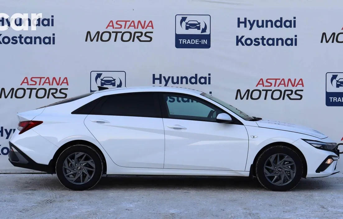Hyundai Elantra 2024