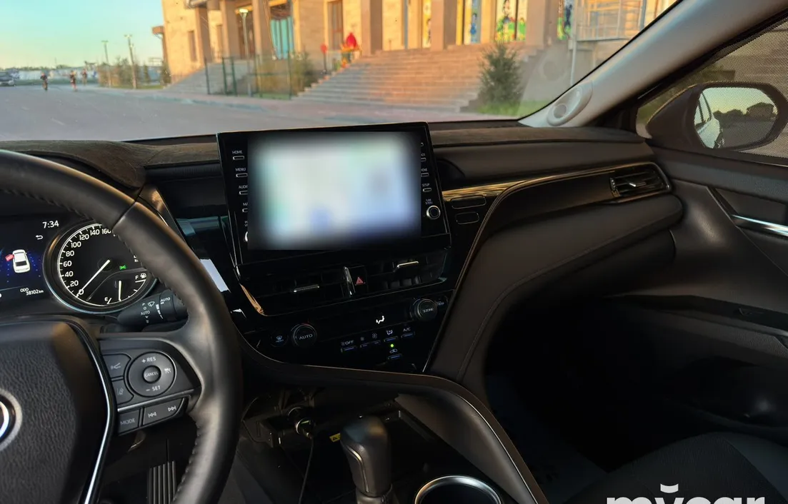 Toyota Camry 2024