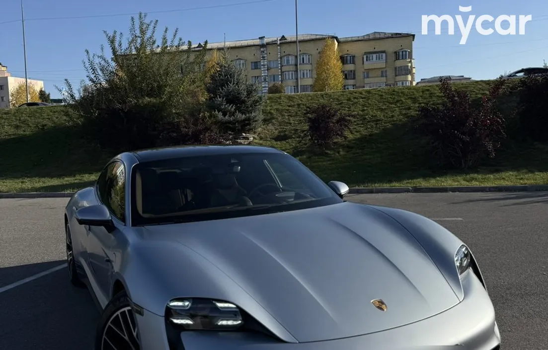 Porsche Taycan 2021