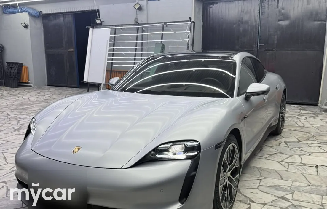 Porsche Taycan 2021