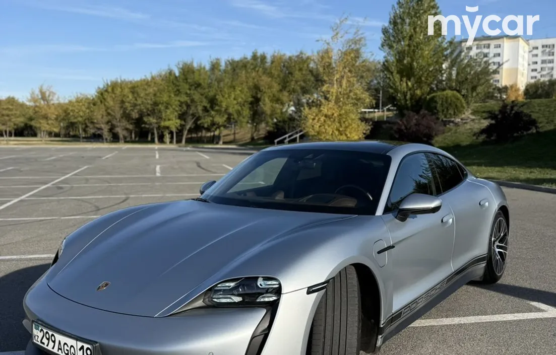 Porsche Taycan 2021