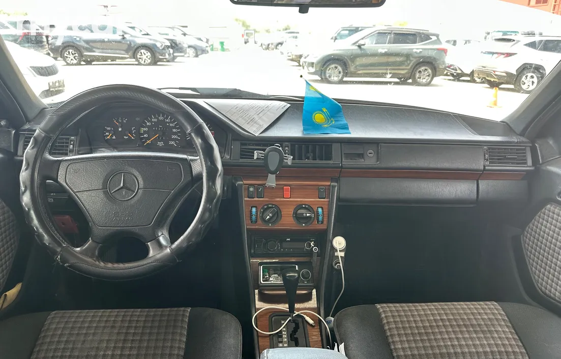 Mercedes-Benz E-Класс 1991