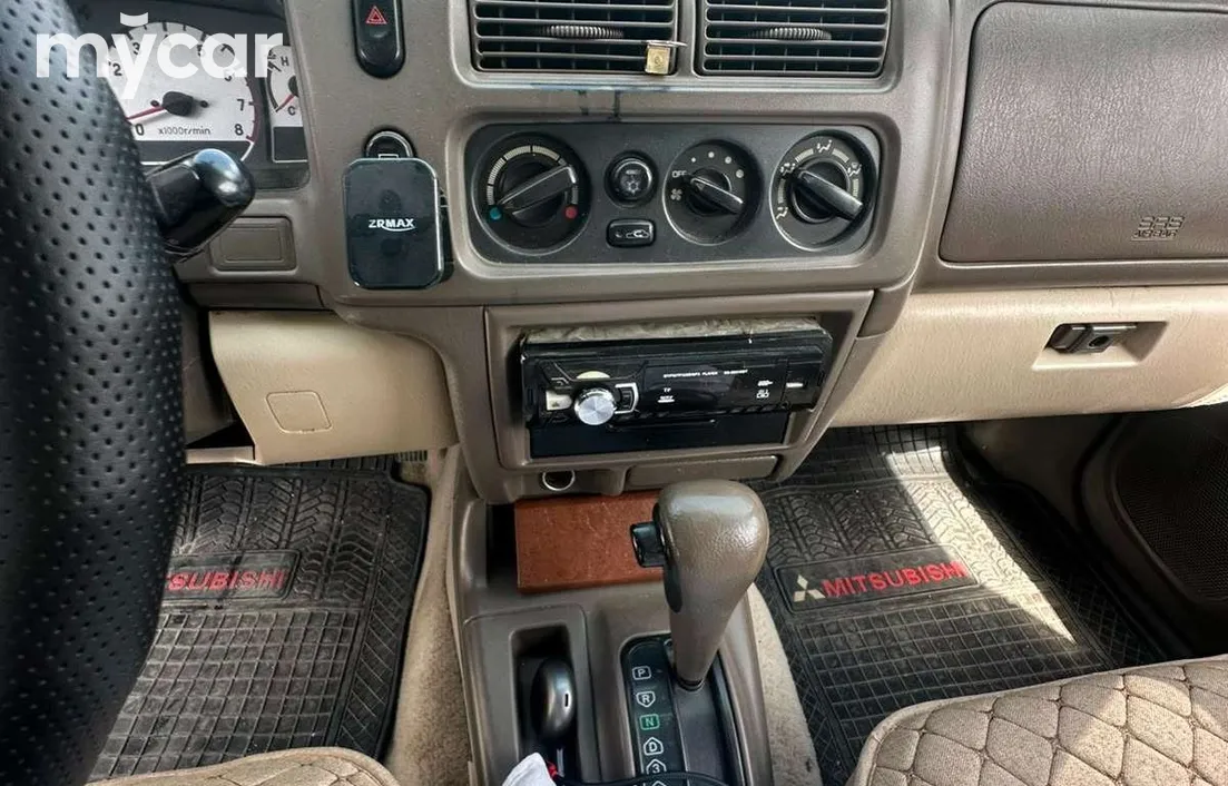 Mitsubishi Montero Sport 2002
