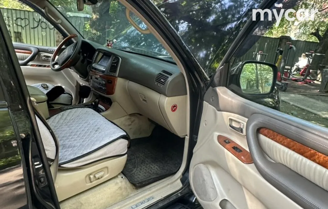 Lexus LX 2004
