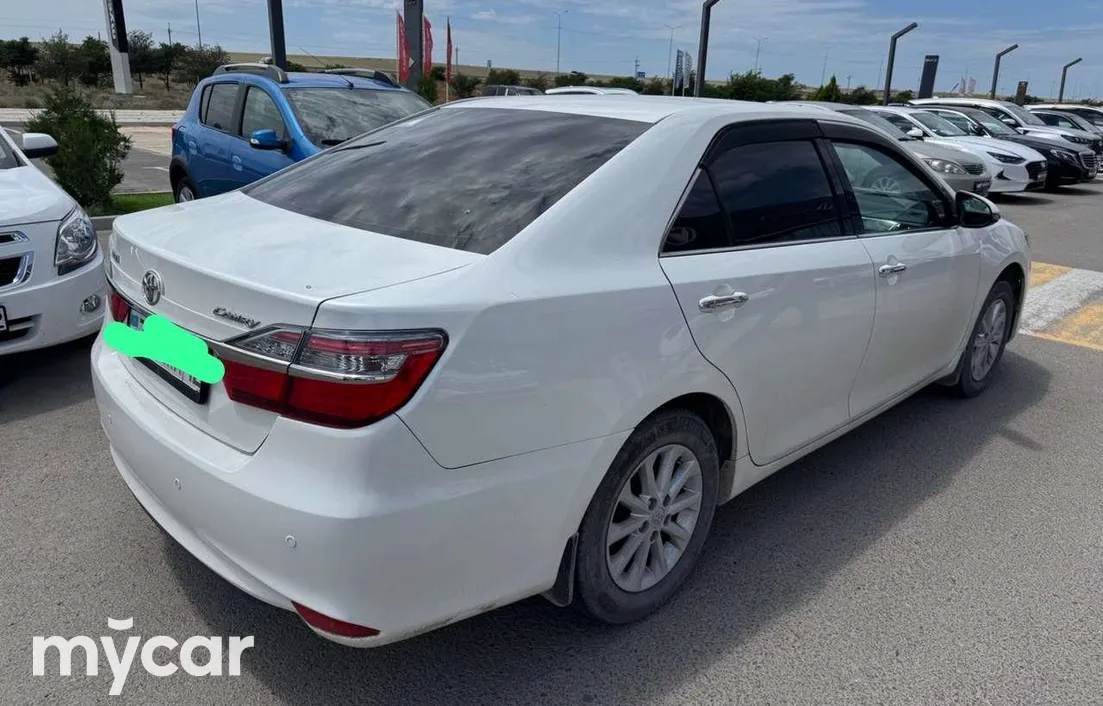 Toyota Camry 2015