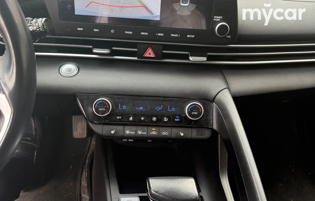 Hyundai Elantra 2024