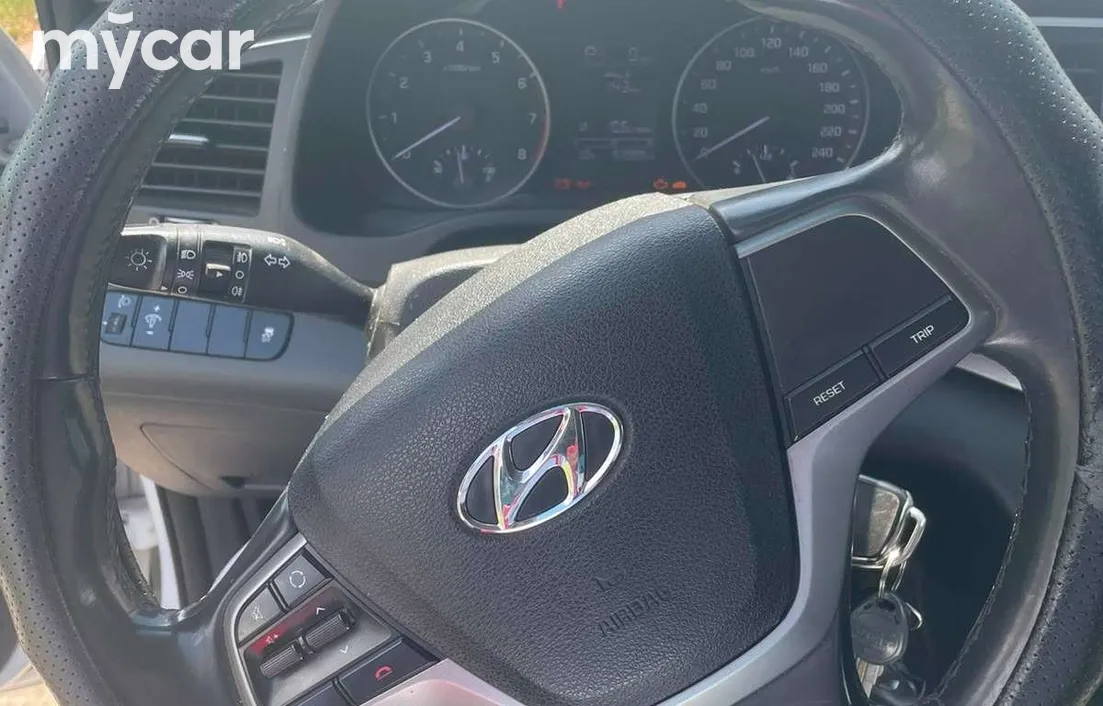 Hyundai Elantra 2018