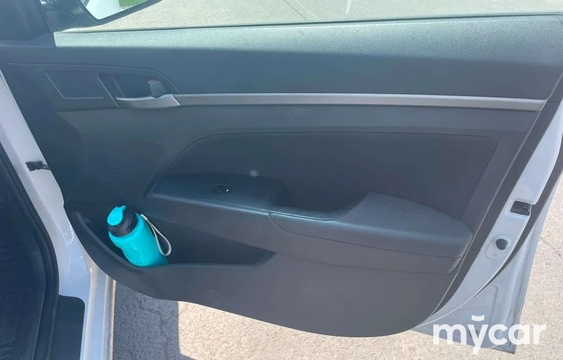 Hyundai Elantra 2018