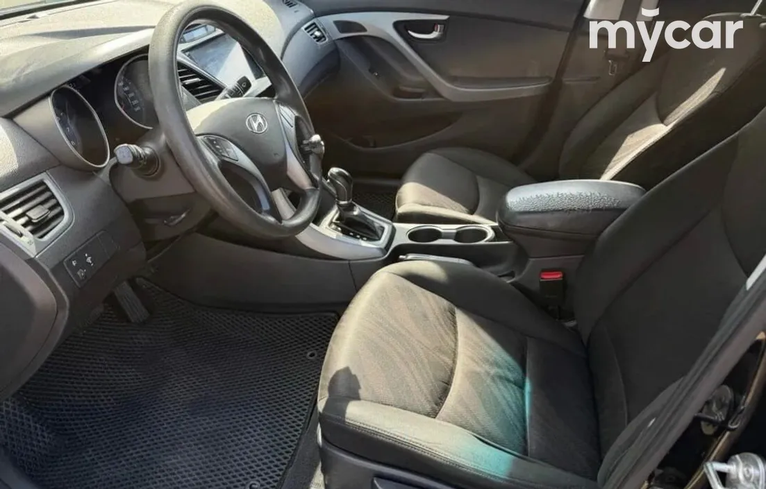 Hyundai Elantra 2013