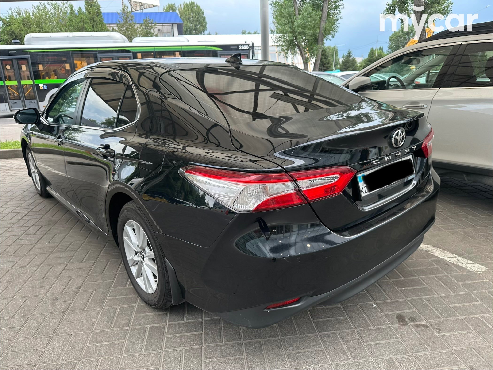 Toyota Camry 2019