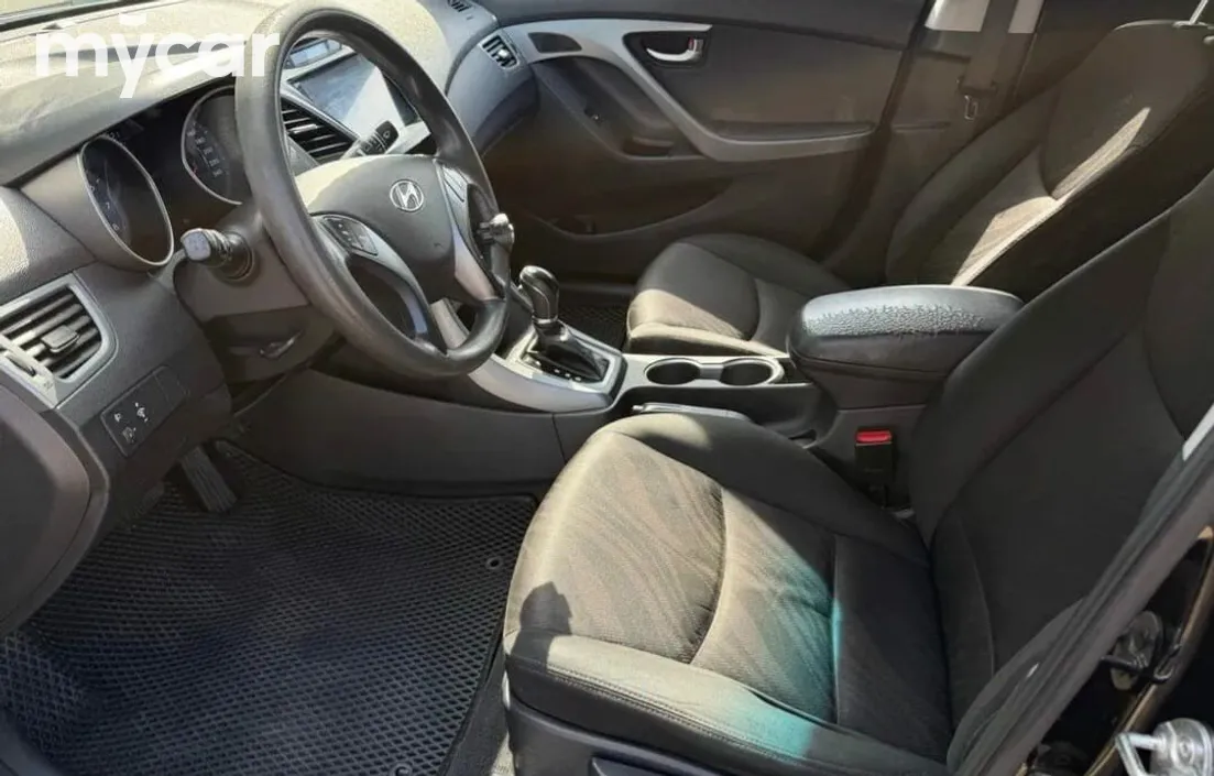 Hyundai Elantra 2013
