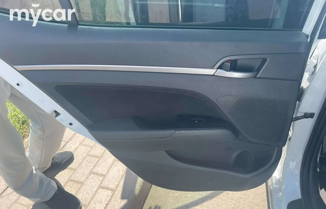 Hyundai Elantra 2018