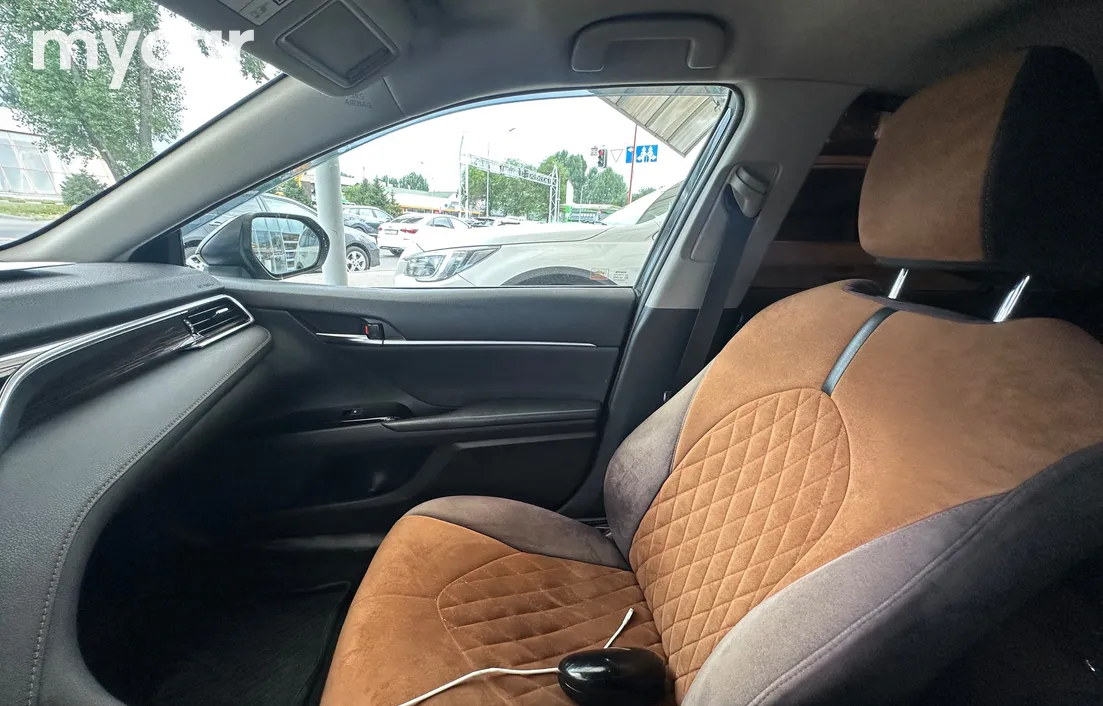 Toyota Camry 2019