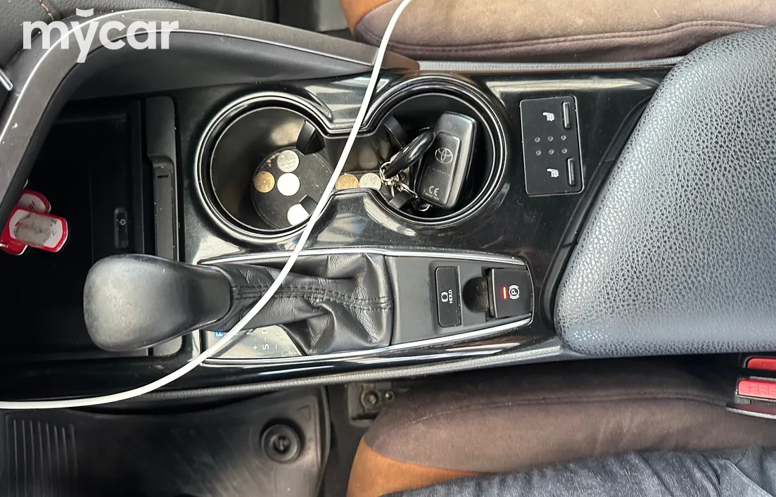 Toyota Camry 2019