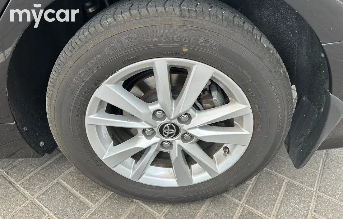 Toyota Camry 2019