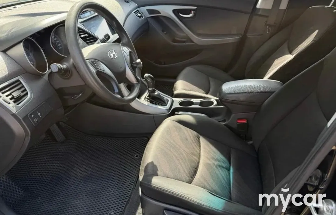 Hyundai Elantra 2013