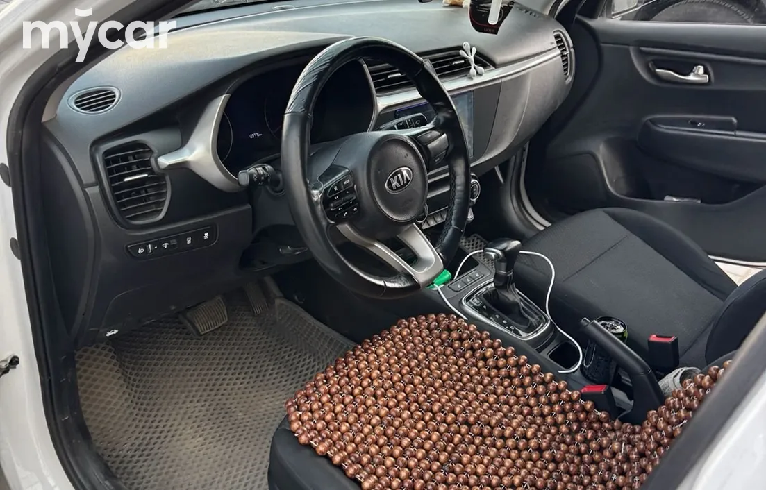 Kia Rio 2021