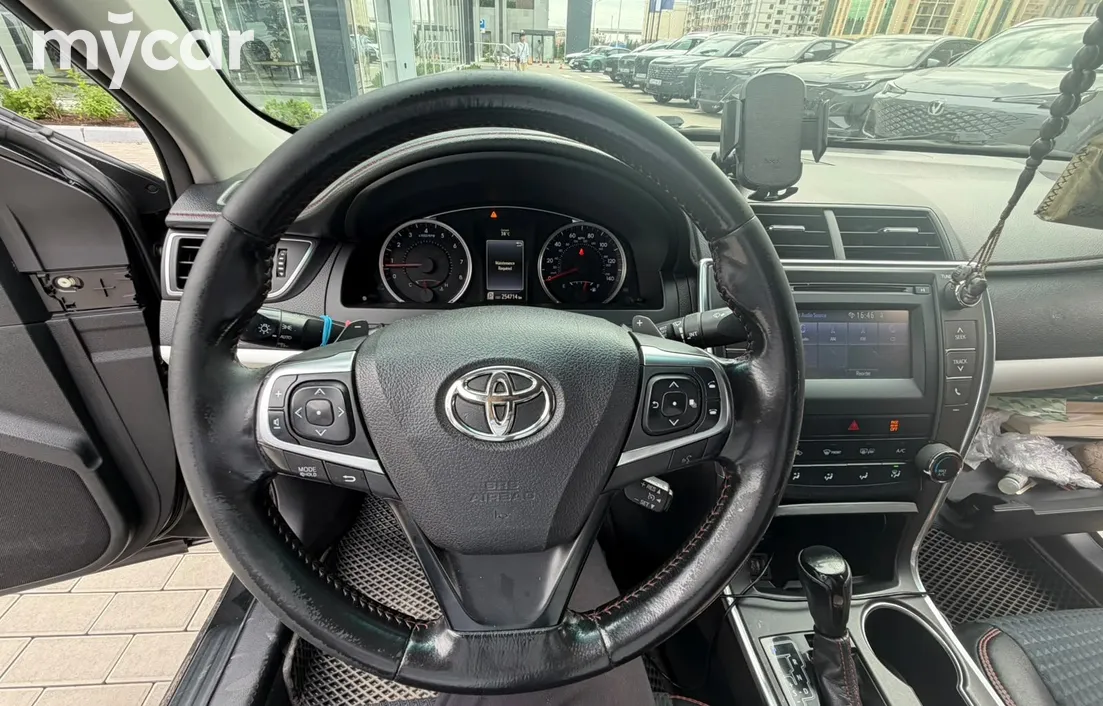 Toyota Camry 2015