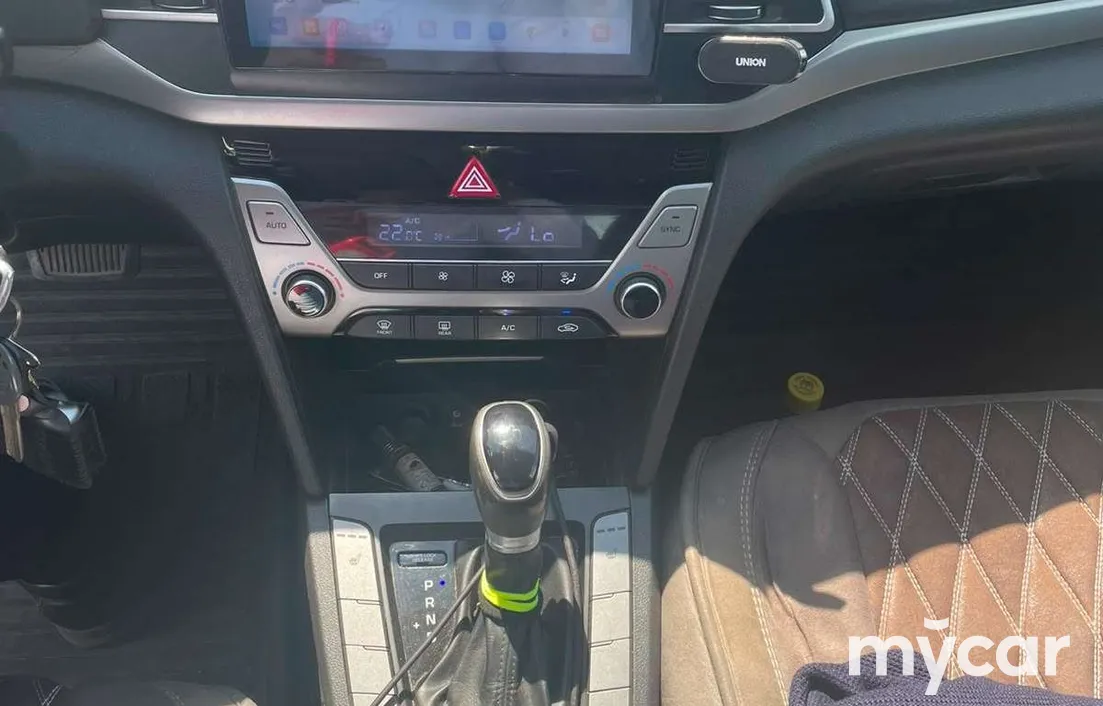 Hyundai Elantra 2018