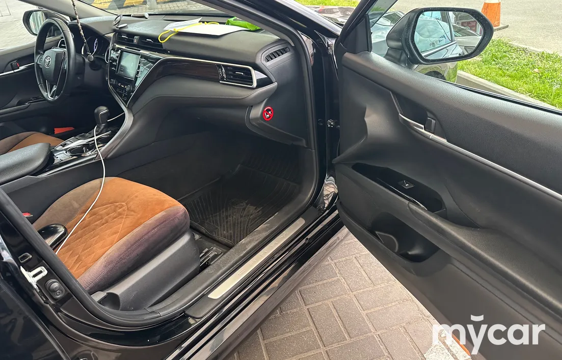 Toyota Camry 2019