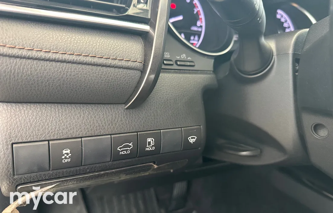 Toyota Camry 2019
