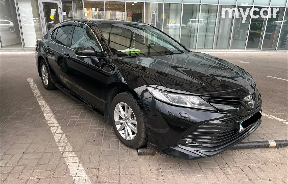 Toyota Camry 2019