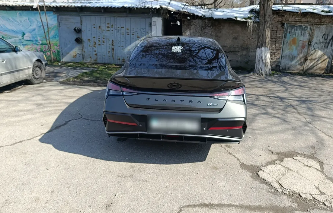 Hyundai Elantra 2024