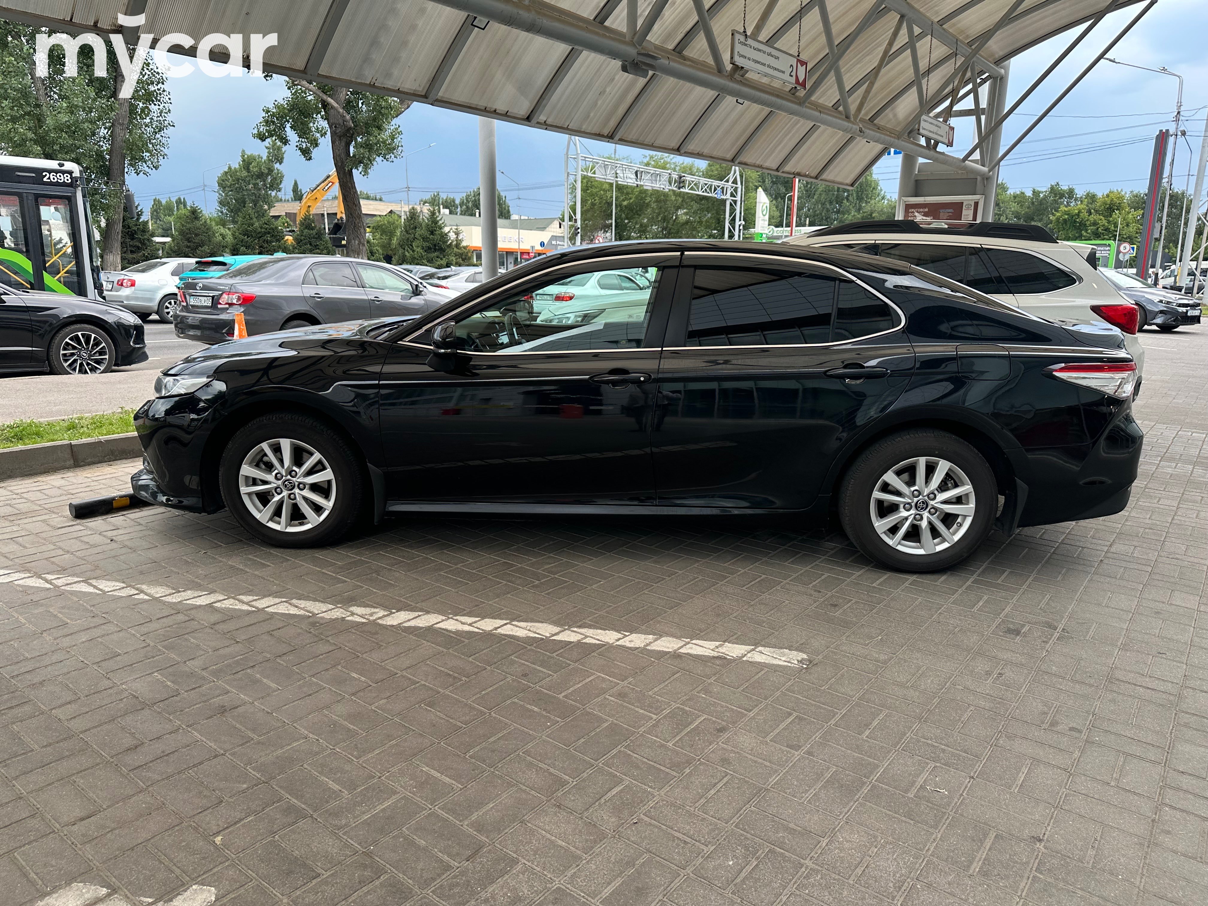 Toyota Camry 2019