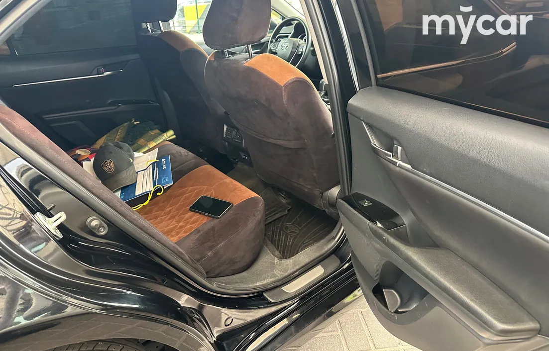 Toyota Camry 2019