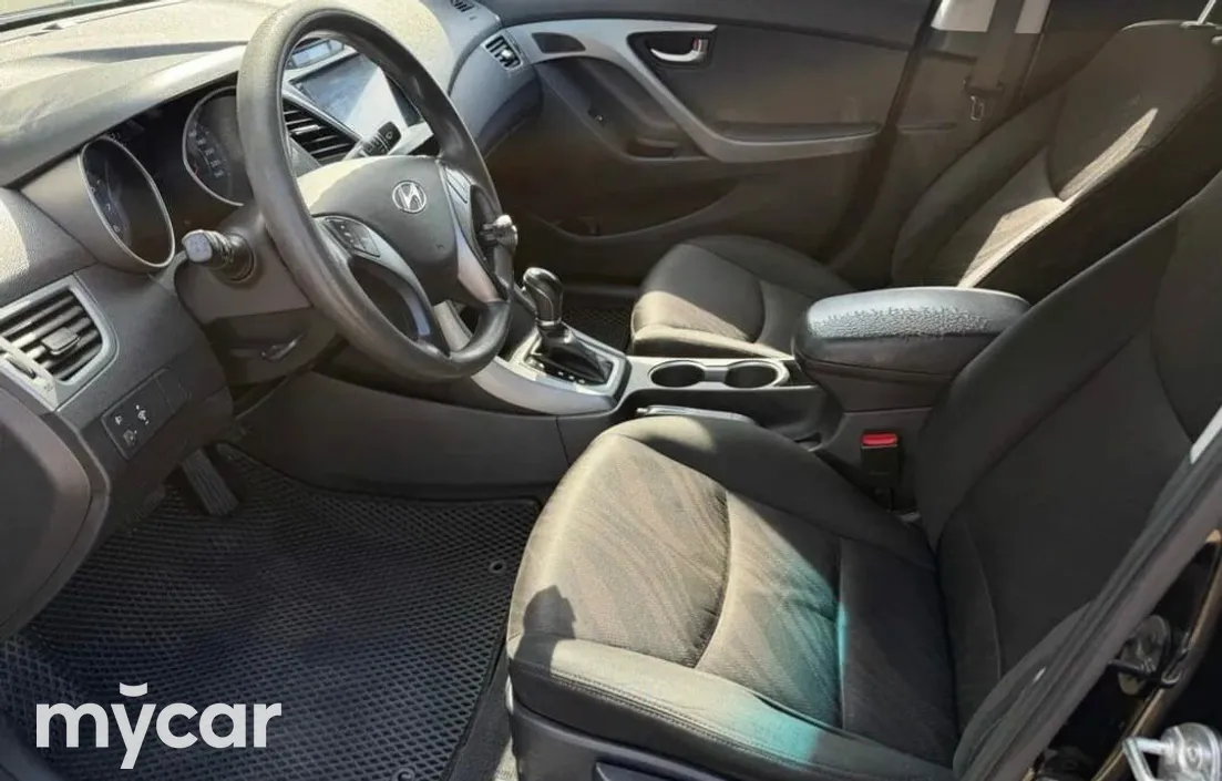 Hyundai Elantra 2013