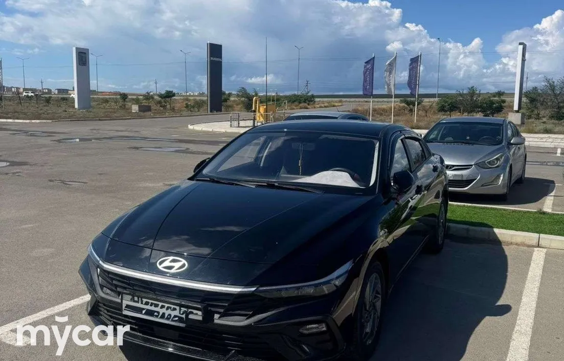 Hyundai Elantra 2025
