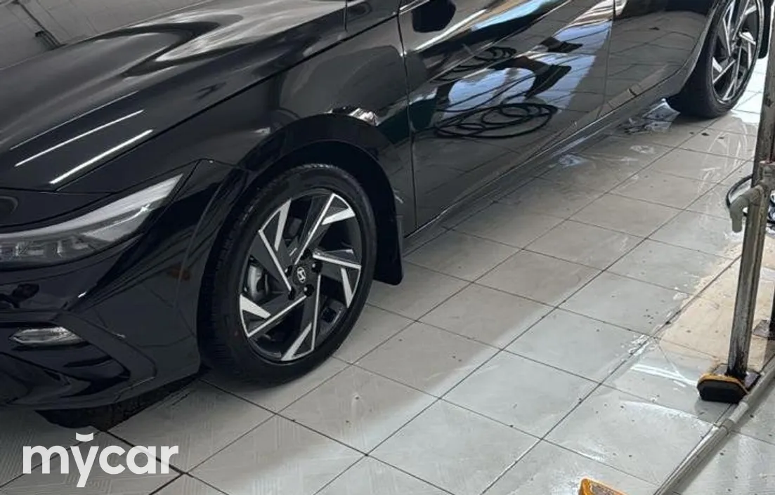 Hyundai Elantra 2023
