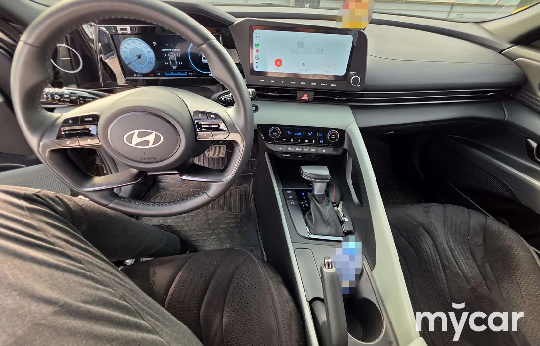 Hyundai Elantra 2024