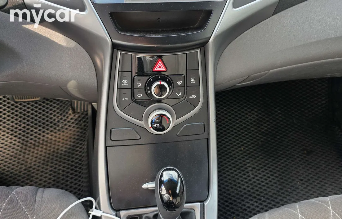 Hyundai Elantra 2014