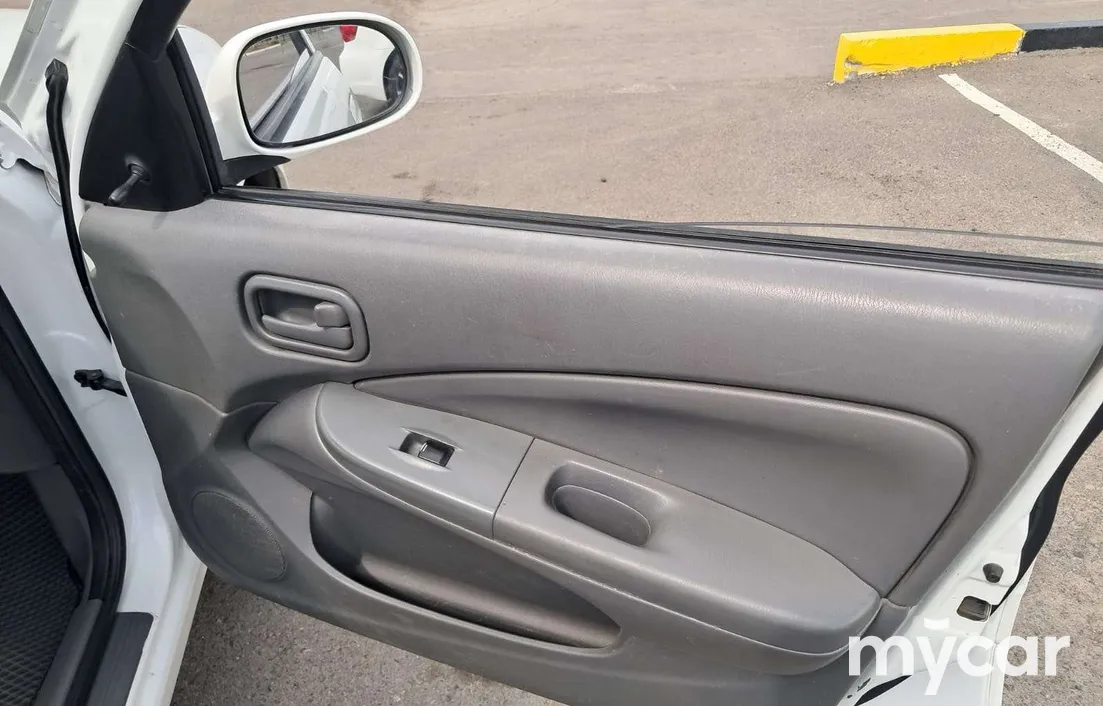 Nissan Almera 2012