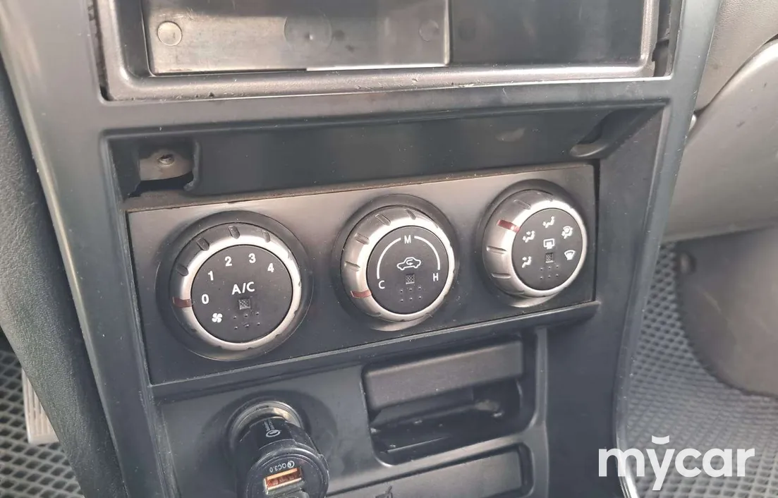 Nissan Almera 2012